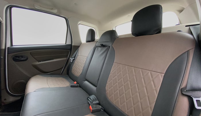 2016 Renault Duster RXL PETROL 104, Petrol, Manual, 27,083 km, Right Side Rear Door Cabin