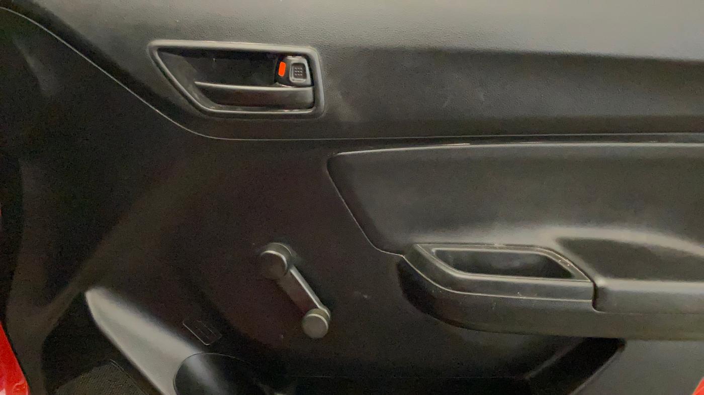 2022 Maruti Swift LXI, Petrol, Manual, 30,283 km, Driver Side Door Panels Control