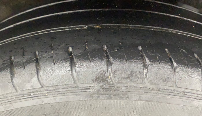 2020 Hyundai AURA SX PLUS 1.2 AMT, Petrol, Automatic, 30,090 km, Left Rear Tyre Tread