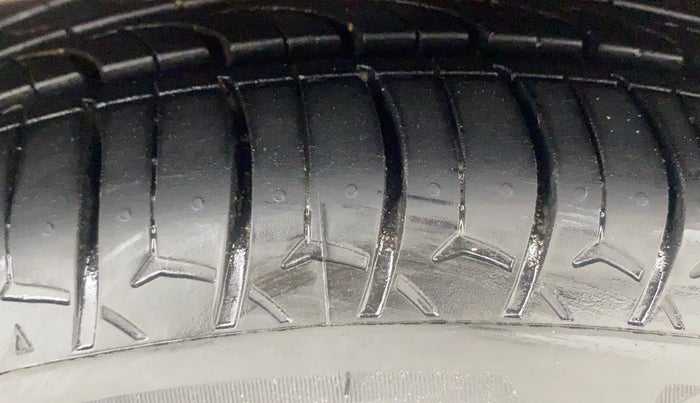 2020 Hyundai AURA SX PLUS 1.2 AMT, Petrol, Automatic, 30,090 km, Right Front Tyre Tread