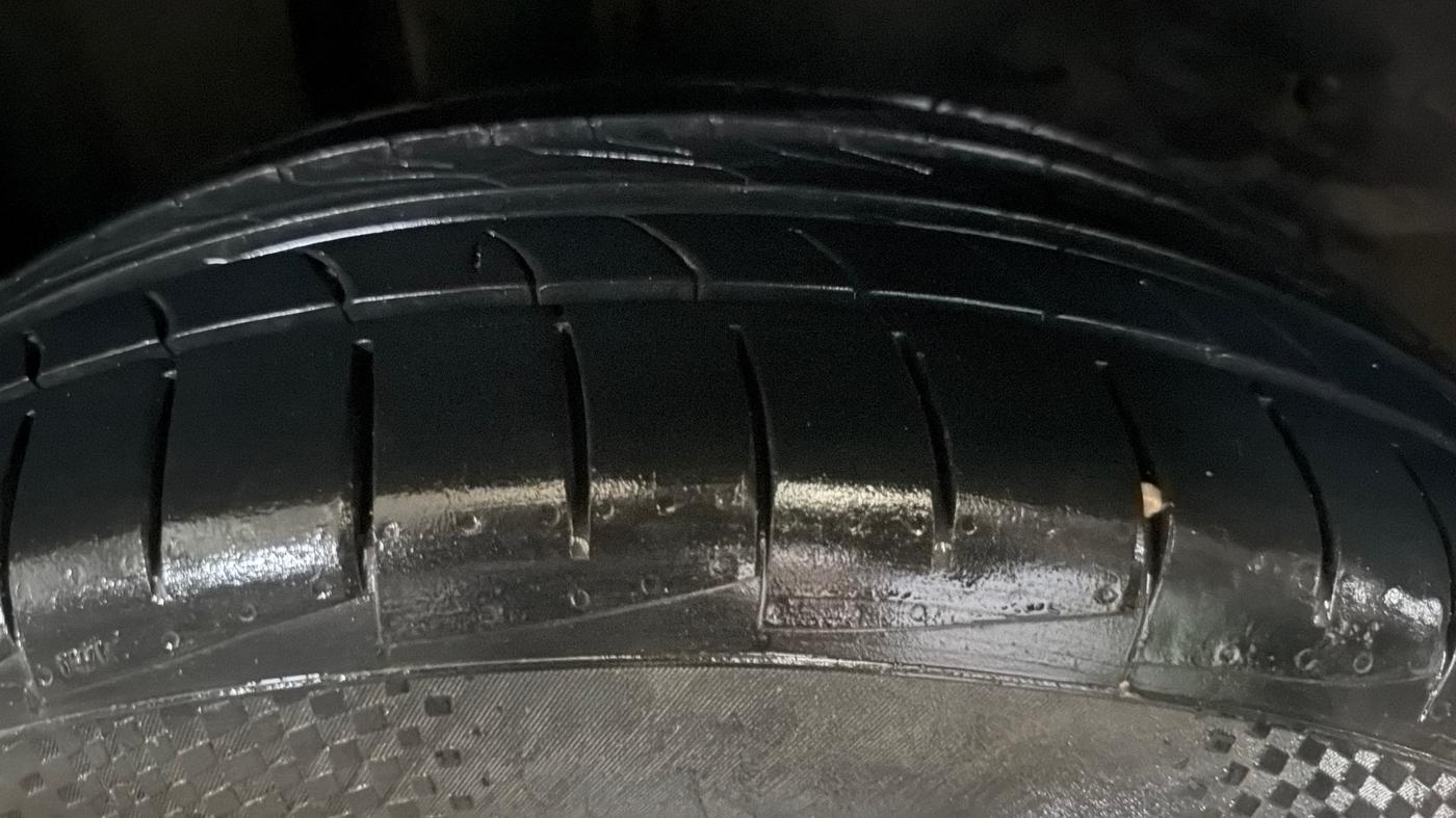 2020 MG HECTOR PLUS SHARP 1.5 PETROL TURBO DCT 6-STR, Petrol, Automatic, 33,488 km, Right Rear Tyre Tread