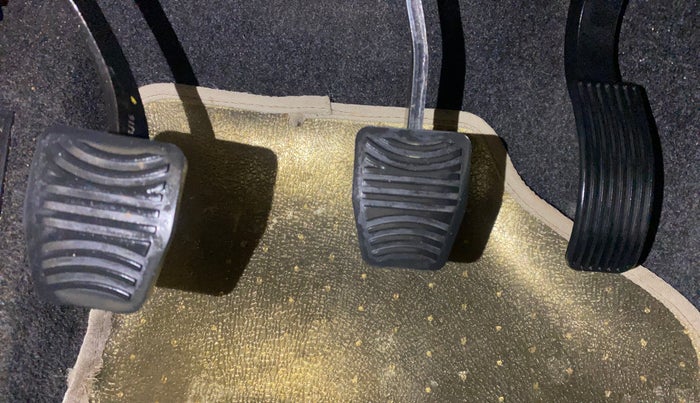 2016 Mahindra XUV500 W6, Diesel, Manual, 89,770 km, Pedals