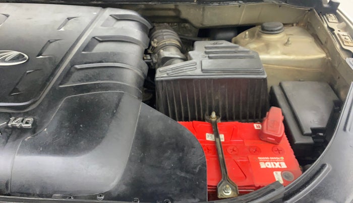 2016 Mahindra XUV500 W6, Diesel, Manual, 89,770 km, Engine View - Left