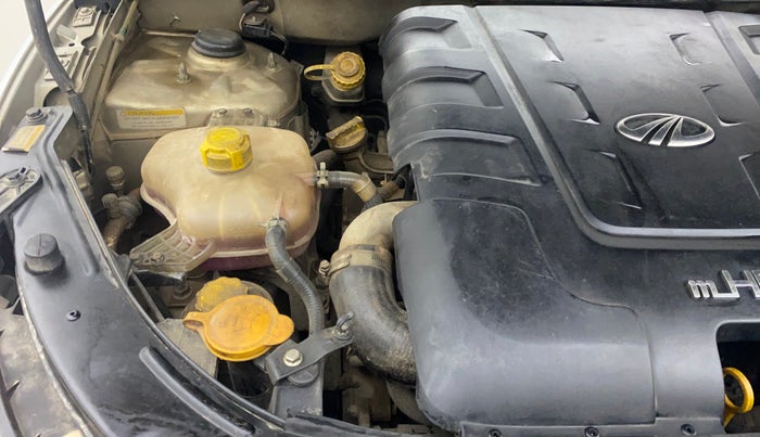 2016 Mahindra XUV500 W6, Diesel, Manual, 89,770 km, Engine View - Right