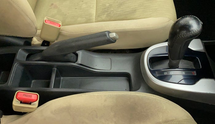 2015 Honda Jazz 1.2L I-VTEC V AT, Petrol, Automatic, 72,407 km, Gear Lever