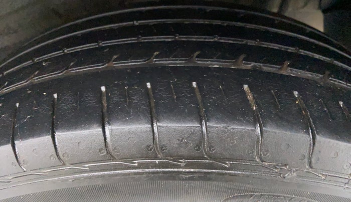 2018 Tata NEXON XM 1.5, Diesel, Manual, 97,407 km, Left Rear Tyre Tread
