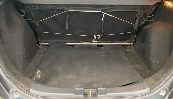 2017 Honda WR-V 1.5L I-DTEC VX MT, Diesel, Manual, 98,701 km, Boot Inside