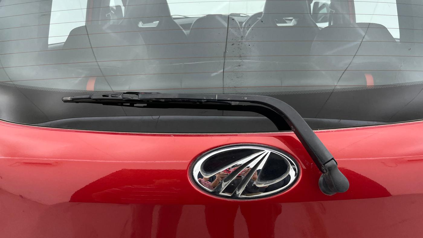 2017 Mahindra KUV 100 NXT K8 P 6 STR, Petrol, Manual, 23,904 km, Rear Wiper