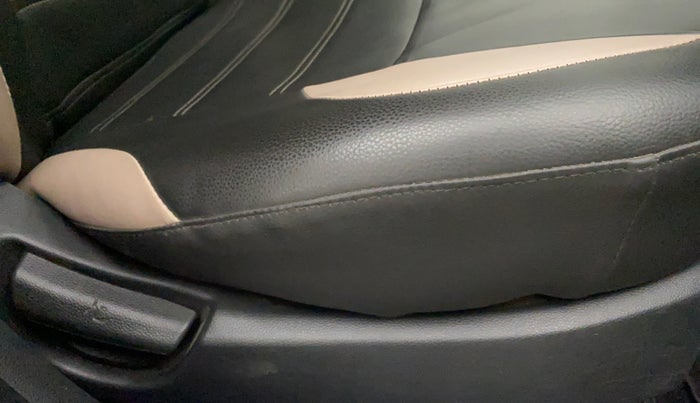2017 Hyundai Grand i10 SPORTZ (O) 1.2 KAPPA VTVT, Petrol, Manual, 76,053 km, Driver Side Adjustment Panel