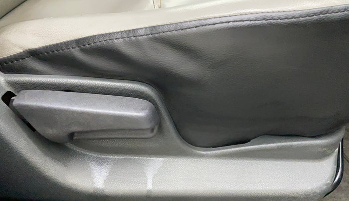 2012 Maruti Ritz LXI, Petrol, Manual, 74,168 km, Driver Side Adjustment Panel