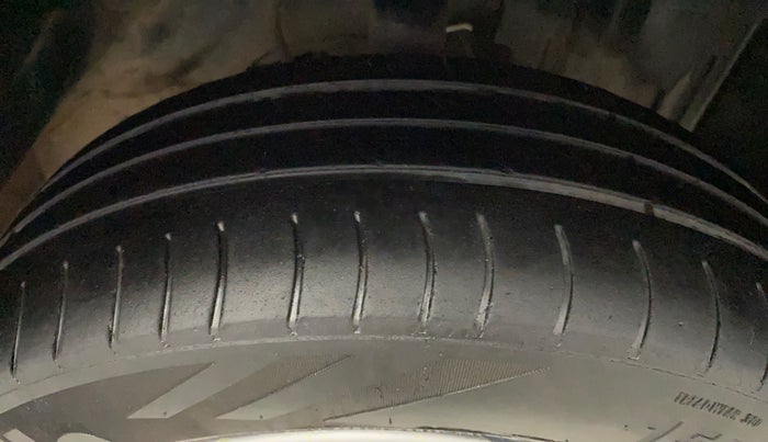 2016 Datsun Go T, Petrol, Manual, 80,394 km, Right Front Tyre Tread