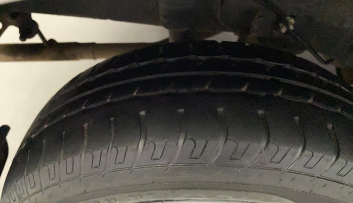 2016 Datsun Go T, Petrol, Manual, 80,394 km, Right Rear Tyre Tread