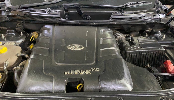2017 Mahindra XUV500 W10 AT, Diesel, Automatic, 93,439 km, Engine View