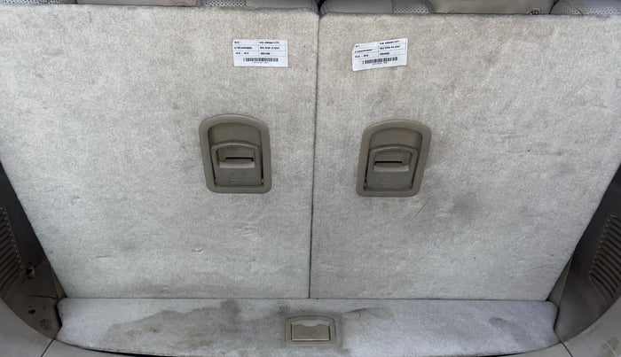 2017 Mahindra XUV500 W10 AT, Diesel, Automatic, 93,439 km, Boot Inside