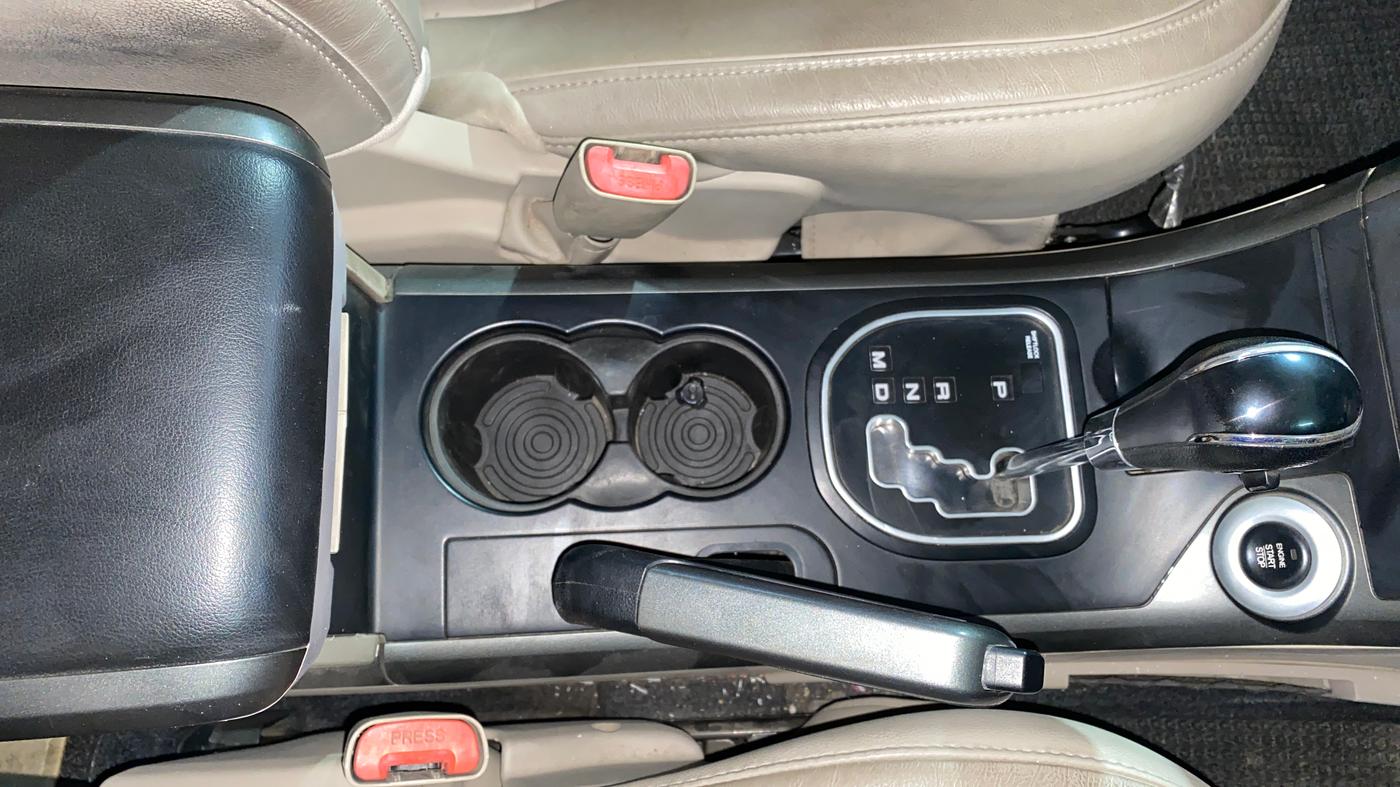2017 Mahindra XUV500 W10 AT, Diesel, Automatic, 93,469 km, Gear Lever