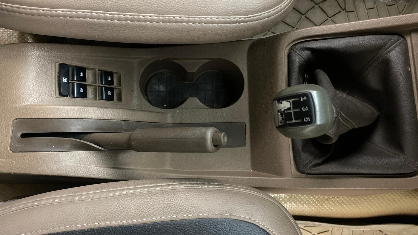 2014 Mahindra Bolero ZLX BS IV, Diesel, Manual, 83,796 km, Gear Lever