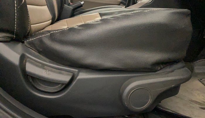 2014 Hyundai Xcent S (O) 1.2, Petrol, Manual, 80,611 km, Driver Side Adjustment Panel