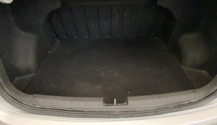 2014 Hyundai Xcent S (O) 1.2, Petrol, Manual, 80,611 km, Boot Inside