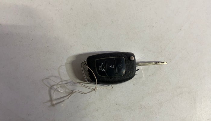 2014 Hyundai Xcent S (O) 1.2, Petrol, Manual, 80,611 km, Key Close Up