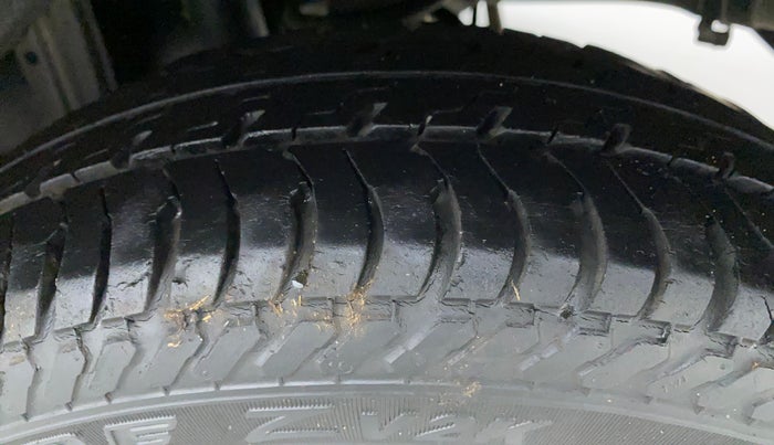 2015 Maruti Alto K10 VXI, Petrol, Manual, 60,073 km, Left Rear Tyre Tread