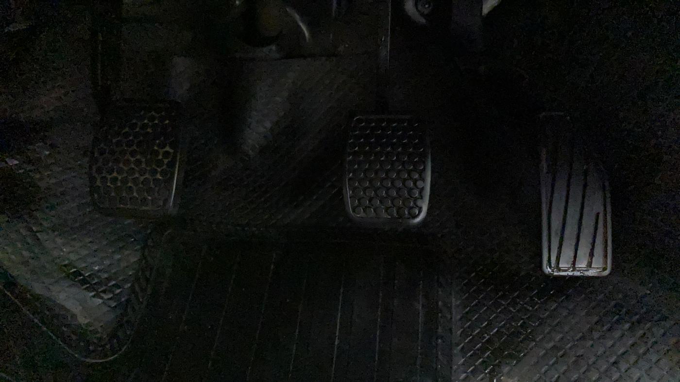 2015 Maruti Alto K10 VXI, Petrol, Manual, 60,073 km, Pedals
