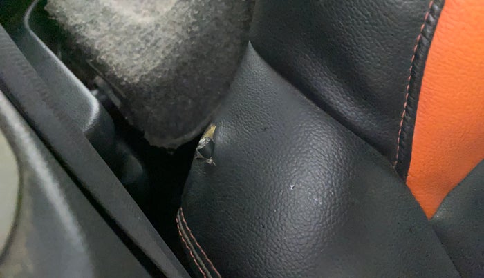 2015 Maruti Alto K10 VXI, Petrol, Manual, 60,073 km, Second-row right seat - Seat adjuster lever broken but working