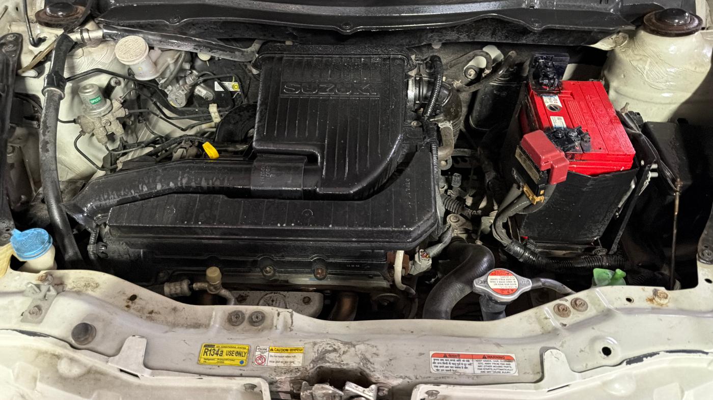 2014 Maruti Swift VXI, Petrol, Manual, 35,087 km, Engine View