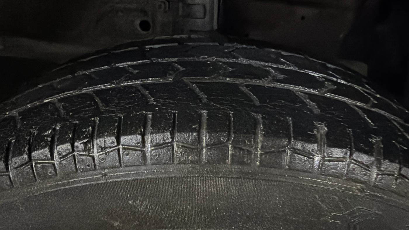 2014 Maruti Swift VXI, Petrol, Manual, 35,087 km, Right Front Tyre Tread