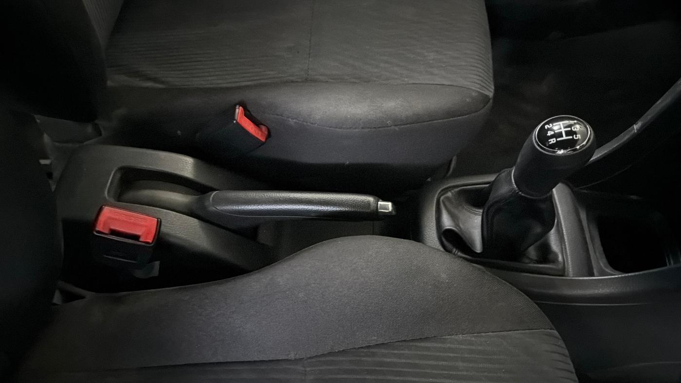 2014 Maruti Swift VXI, Petrol, Manual, 35,087 km, Gear Lever