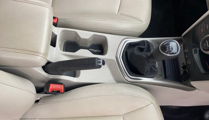 2020 Mahindra XUV300 W8 (O) 1.2 PETROL, Petrol, Manual, 34,817 km, Gear Lever