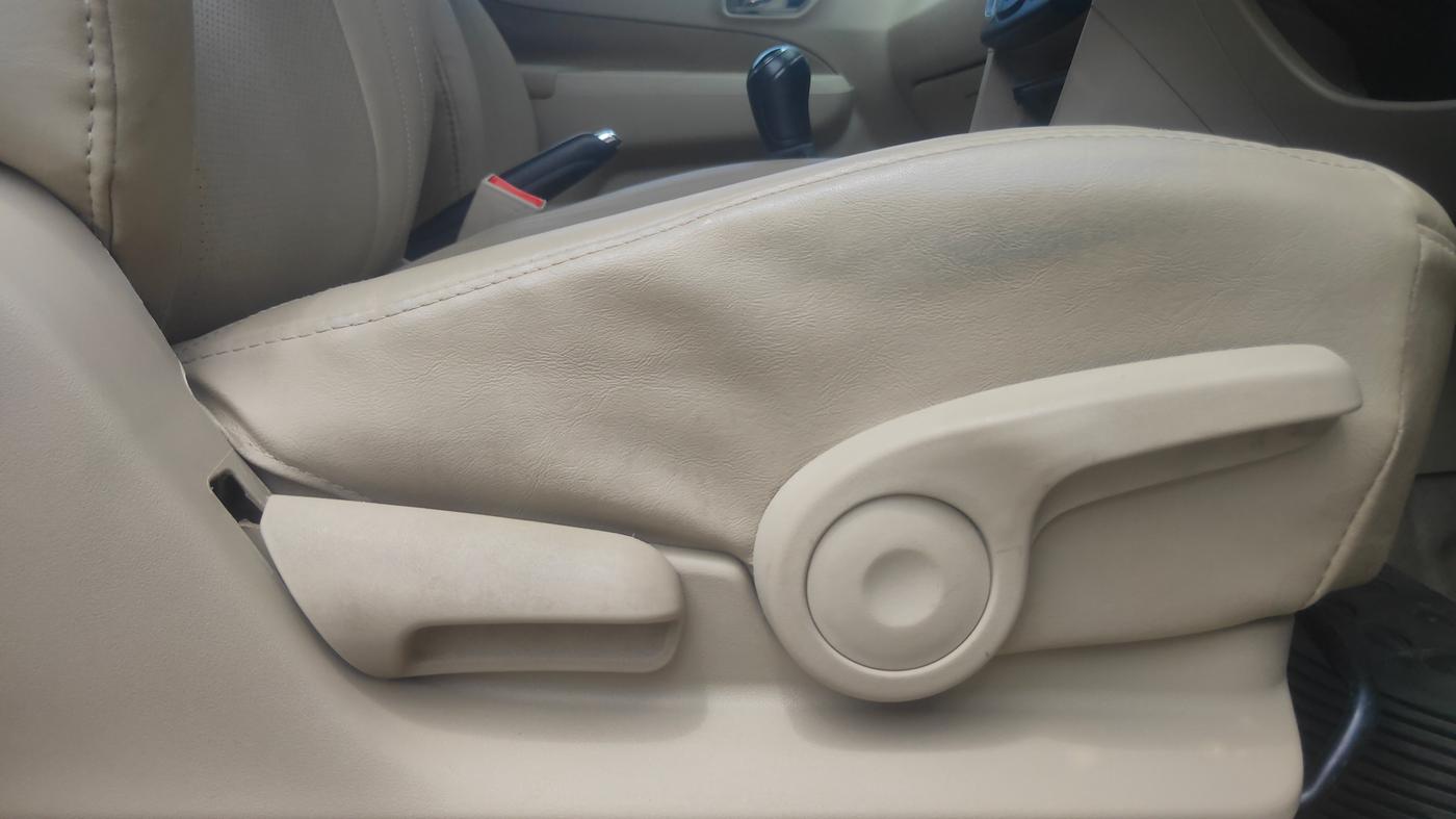 2019 Maruti Ciaz DELTA 1.5 SHVS MT PETROL, Petrol, Manual, 50,093 km, Driver Side Adjustment Panel