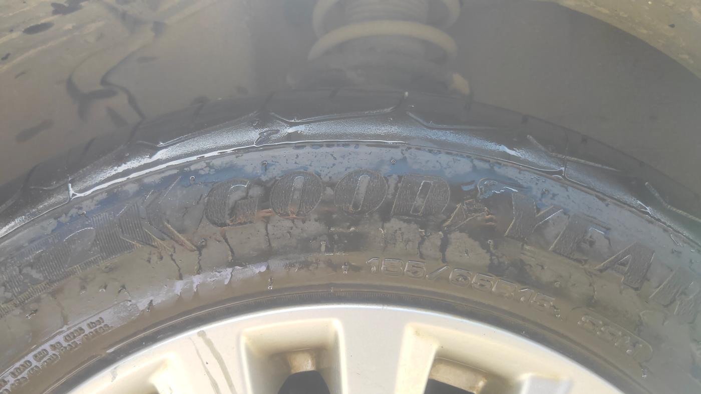2019 Maruti Ciaz DELTA 1.5 SHVS MT PETROL, Petrol, Manual, 50,093 km, Left Front Tyre Tread