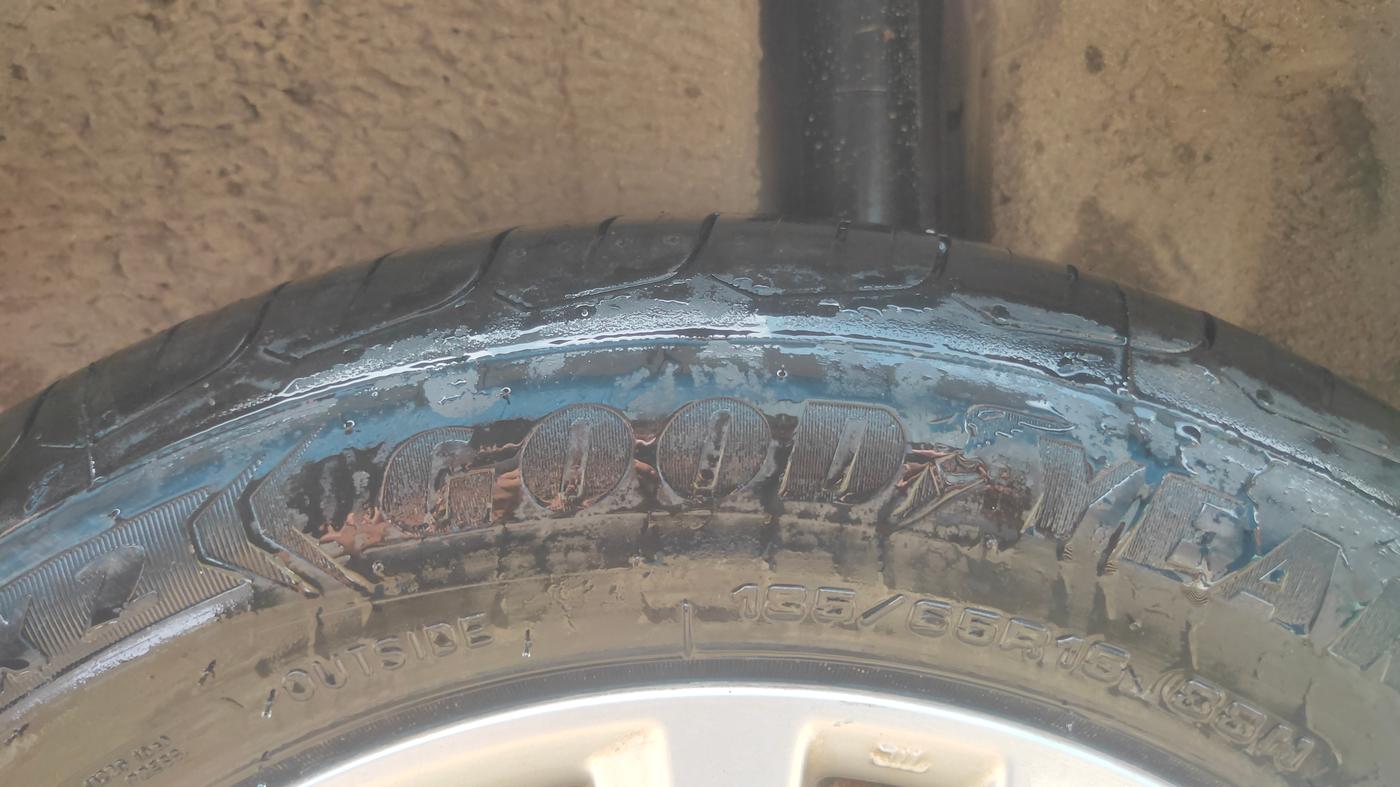 2019 Maruti Ciaz DELTA 1.5 SHVS MT PETROL, Petrol, Manual, 50,093 km, Left Rear Tyre Tread