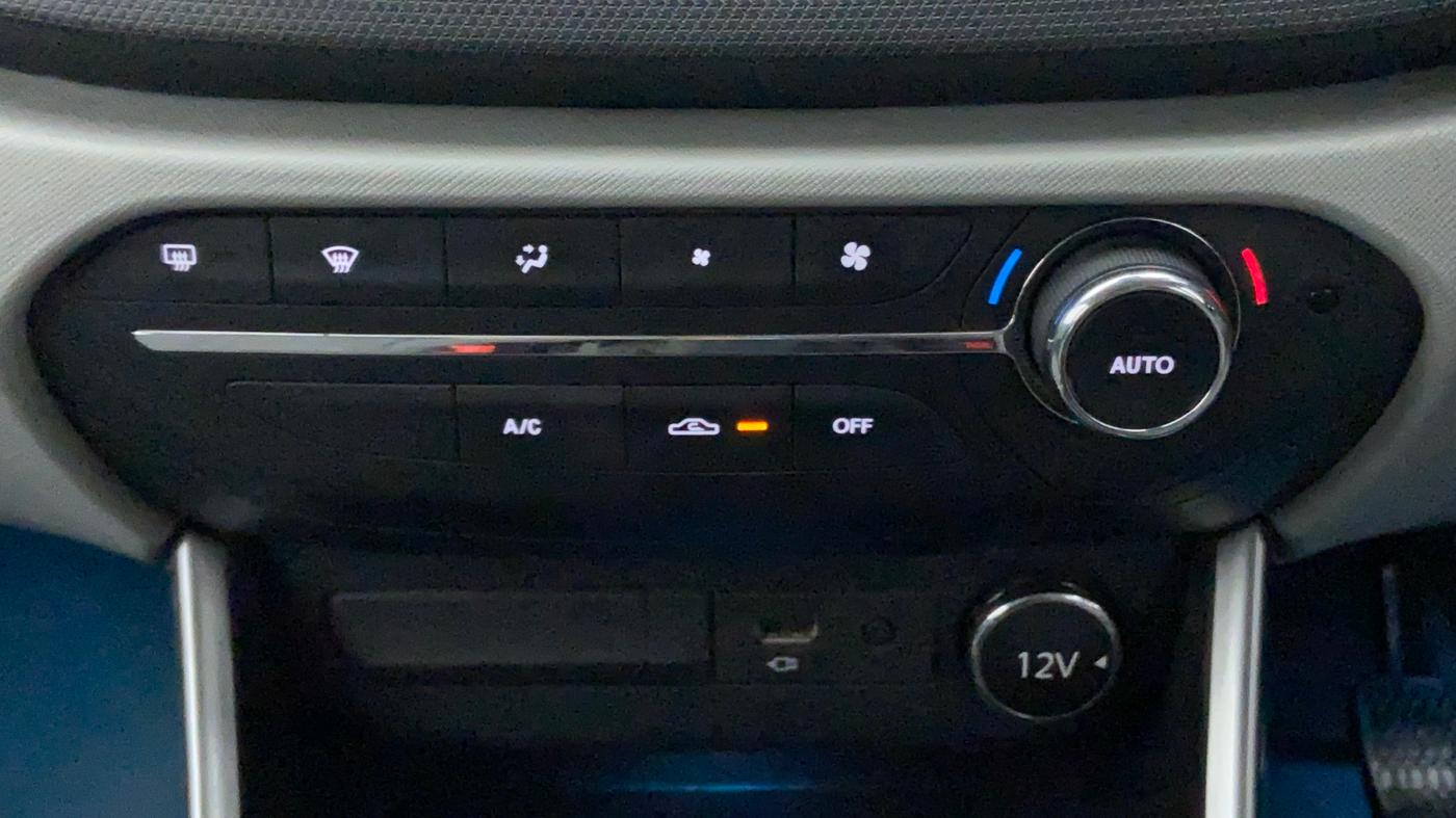 2020 Tata ALTROZ XZ 1.2, Petrol, Manual, 20,618 km, Automatic Climate Control