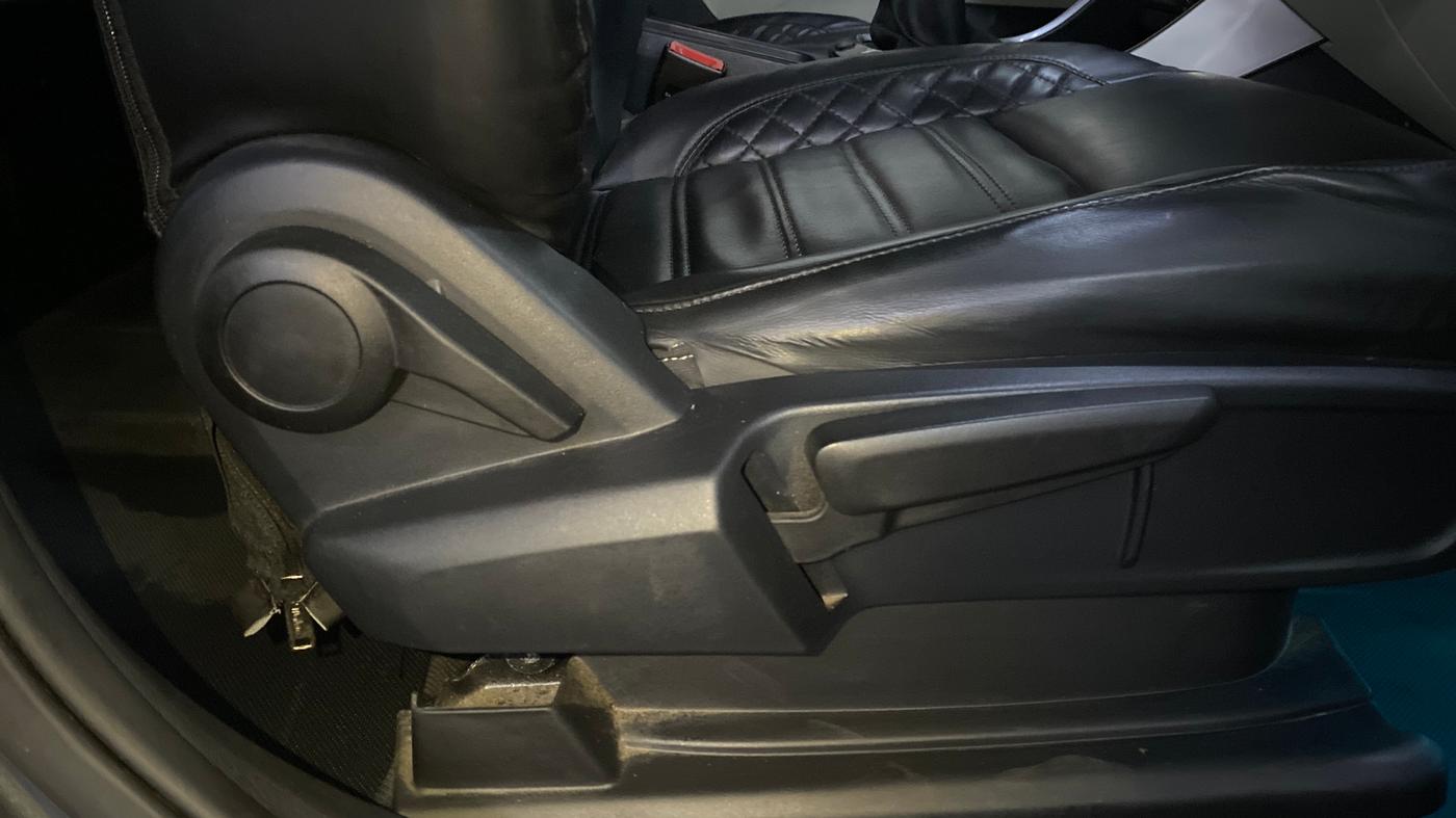 2021 Tata ALTROZ XZ PETROL, Petrol, Manual, 22,071 km, Driver Side Adjustment Panel
