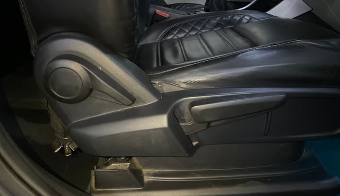 2021 Tata ALTROZ XZ PETROL, Petrol, Manual, 22,071 km, Driver Side Adjustment Panel