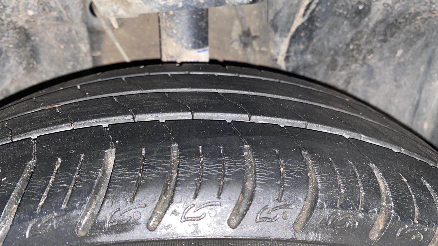 2021 Tata ALTROZ XZ PETROL, Petrol, Manual, 22,071 km, Right Front Tyre Tread