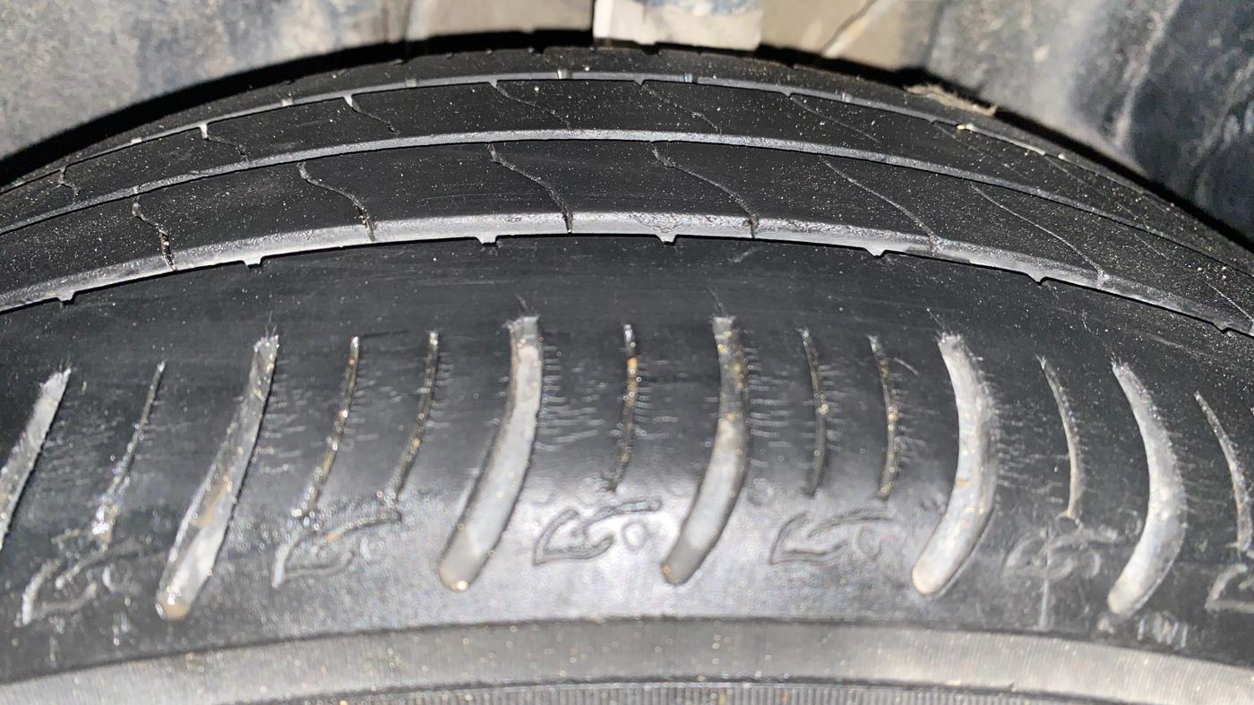 2021 Tata ALTROZ XZ PETROL, Petrol, Manual, 22,071 km, Left Front Tyre Tread