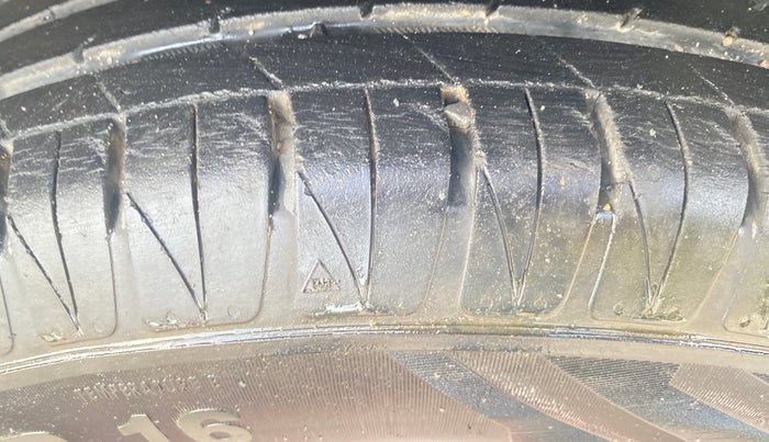 2021 KIA SONET HTX 1.0 IMT, Petrol, Manual, 31,944 km, Left Rear Tyre Tread