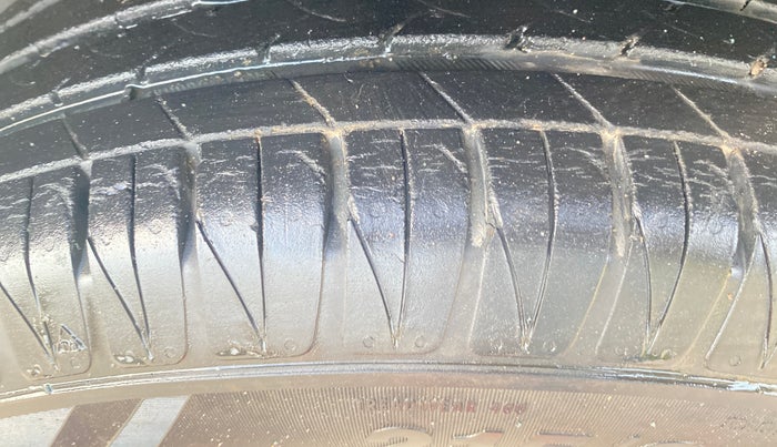 2021 KIA SONET HTX 1.0 IMT, Petrol, Manual, 31,944 km, Left Front Tyre Tread