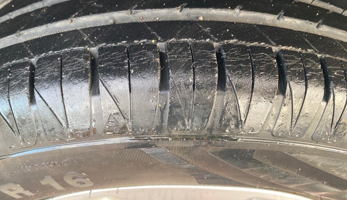 2021 KIA SONET HTX 1.0 IMT, Petrol, Manual, 31,944 km, Right Rear Tyre Tread