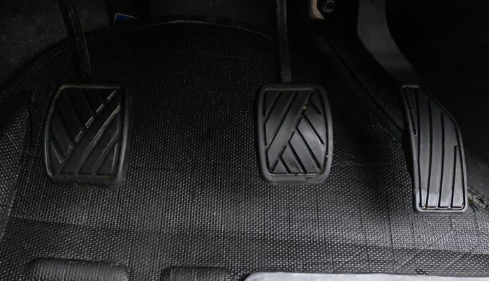 2017 Maruti Swift VDI ABS, Diesel, Manual, 26,196 km, Pedals