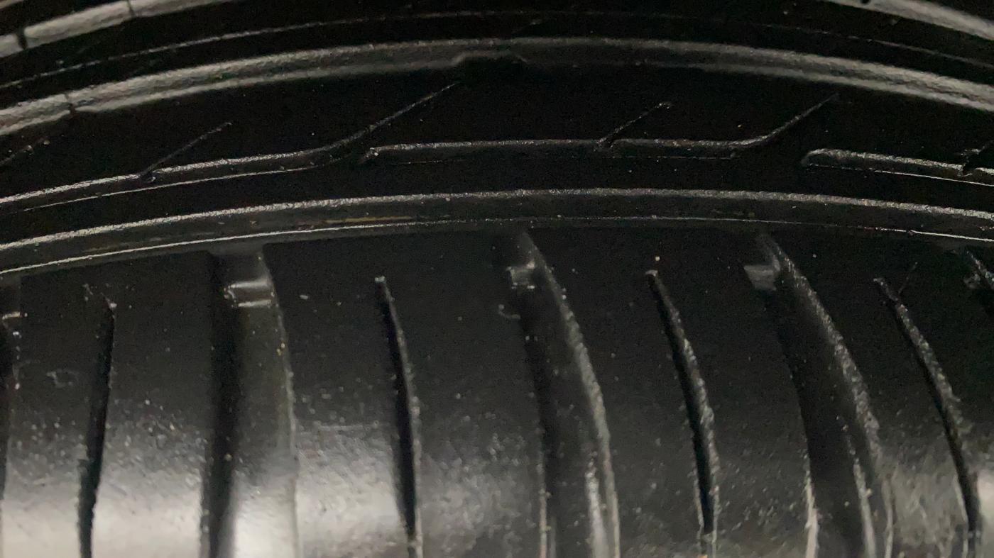 2019 Hyundai Tucson GLS 2WD AT PETROL, Petrol, Automatic, 63,629 km, Left Front Tyre Tread