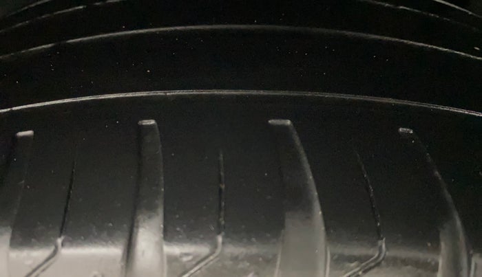 2019 Hyundai Tucson GLS 2WD AT PETROL, Petrol, Automatic, 63,629 km, Left Rear Tyre Tread