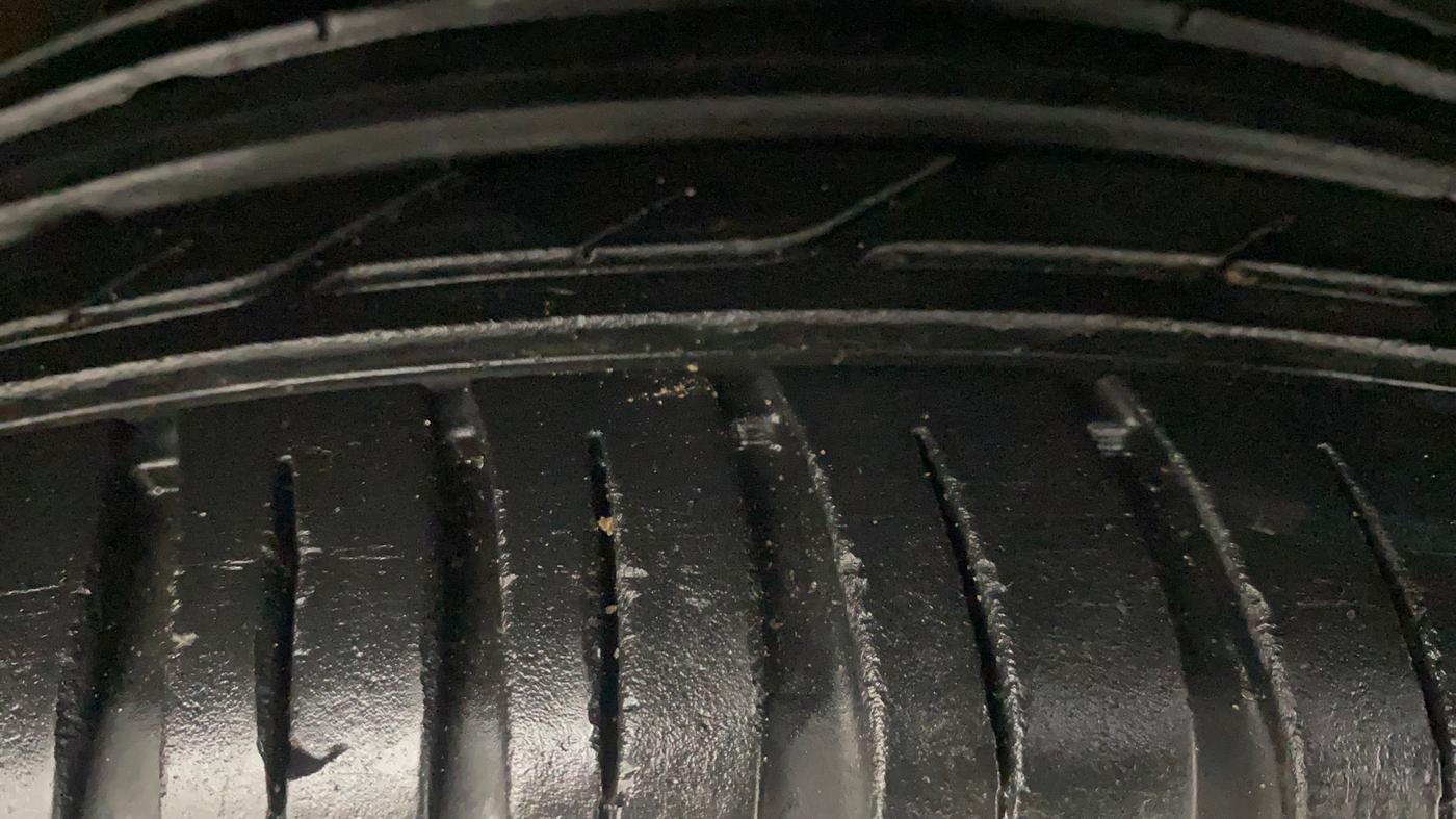 2019 Hyundai Tucson GLS 2WD AT PETROL, Petrol, Automatic, 63,629 km, Right Front Tyre Tread