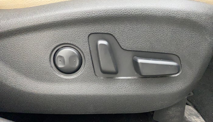 2019 Hyundai Tucson GLS 2WD AT PETROL, Petrol, Automatic, 63,629 km, Driver Side Adjustment Panel