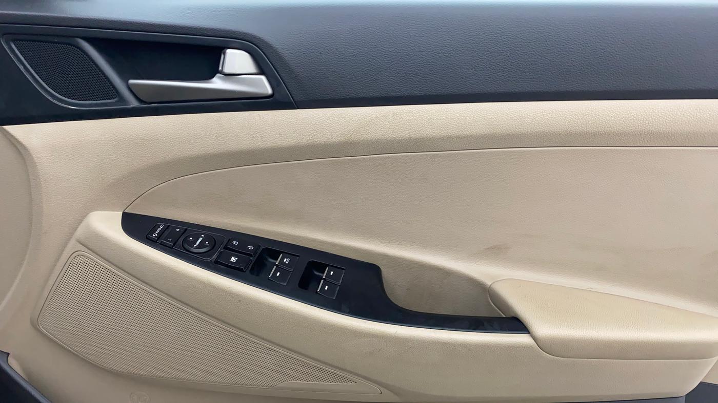 2019 Hyundai Tucson GLS 2WD AT PETROL, Petrol, Automatic, 63,629 km, Driver Side Door Panels Control