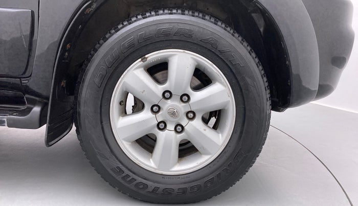 2009 Toyota Fortuner 3.0 MT 4X4, Diesel, Manual, 2,17,011 km, Right Front Wheel