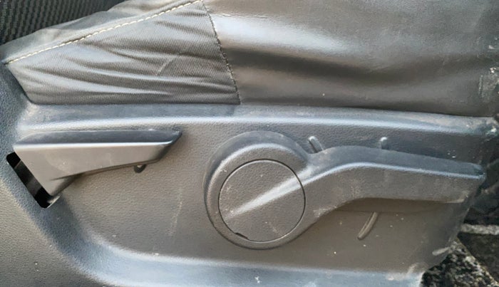 2021 Mahindra Thar LX PETROL HT 4WD AT, Petrol, Automatic, 37,786 km, Driver Side Adjustment Panel