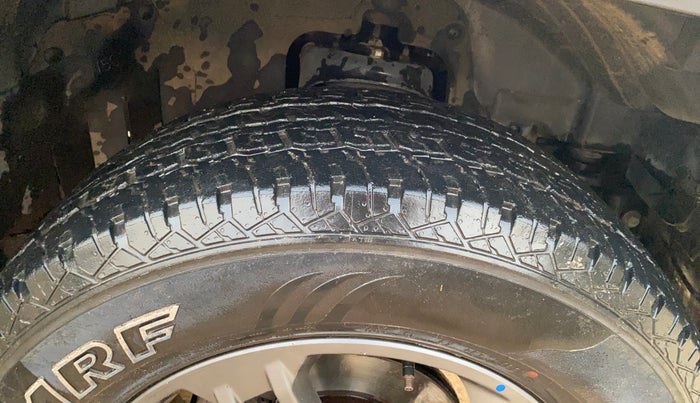 2021 Mahindra Thar LX PETROL HT 4WD AT, Petrol, Automatic, 37,786 km, Right Front Tyre Tread